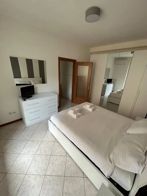 Cozy Apartment San Siro - Fiera-1